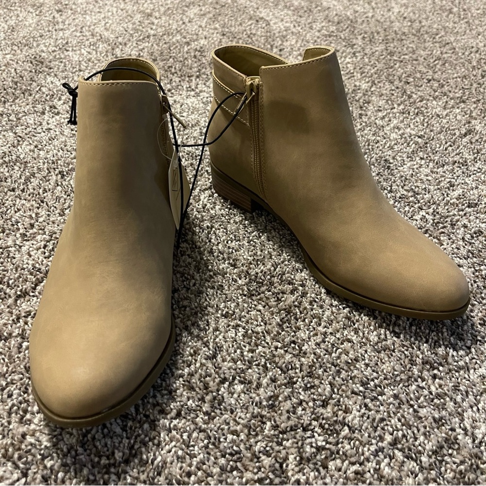 St. John's Bay Womens Shoe Sand Rayford Stacked Heel Booties NWT